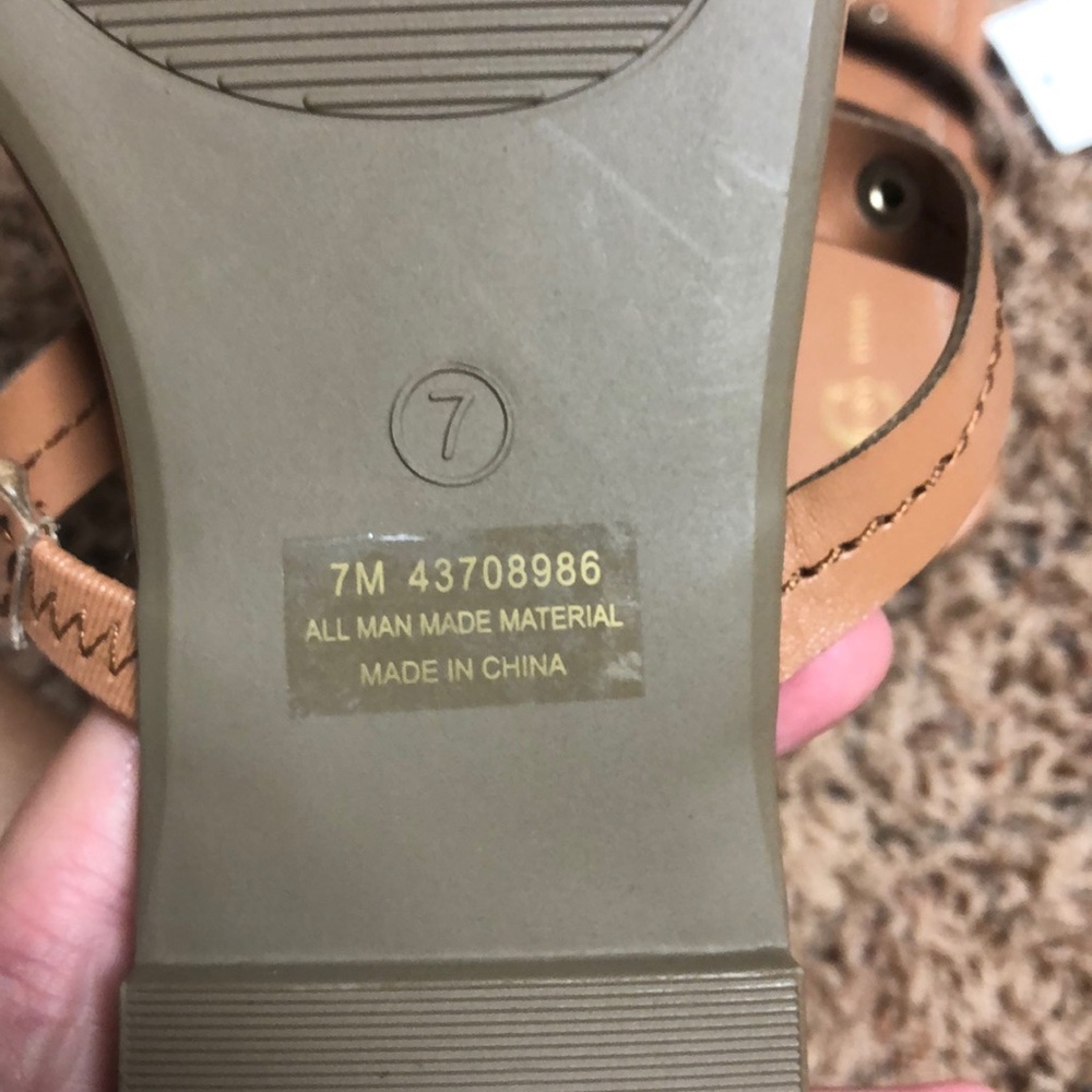 Tan sandals - Picture 3 of 5